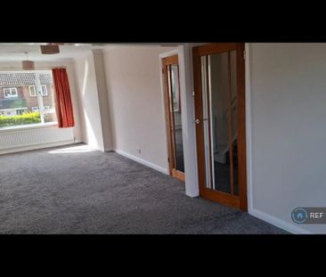 4 bedroom end of terrace house to rent - Photo 3