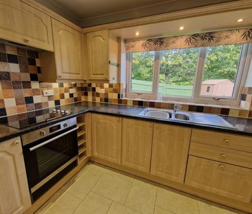 Sweet Briar Lane, West Cross, SA3 5JJ, Swansea - Photo 4