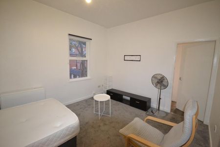 Studio to rent - Photo 2