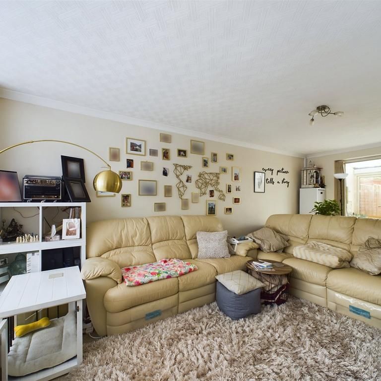 3 bedroom terraced house to rent - Photo 1