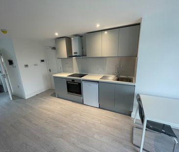 Studio Flat, Wycombe Gardens, NW11 - Photo 2