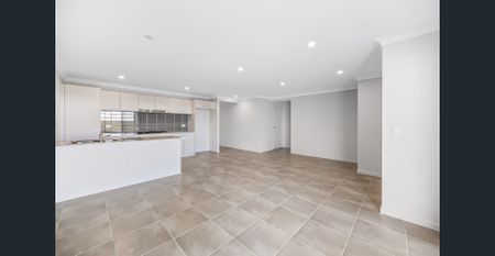 Spacious, near-new Family Home in Leafy & Sought-after Woodford Retreat Estate - Photo 2