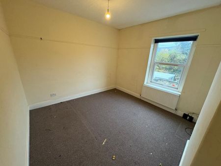 2 bed Not Specified - To Let - Photo 5