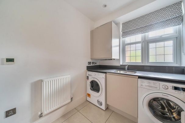 4 bedroom detached house to rent - Photo 1