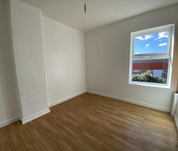 2 bedroom end of terrace house to rent - Photo 6