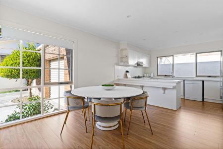 EAST DONCASTER SCHOOL ZONE - Photo 4