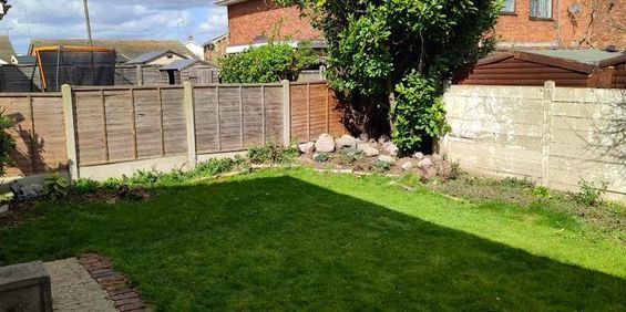 2 bedroom semi-detached house to rent - Photo 3