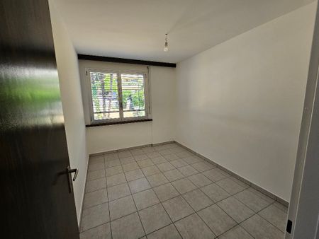 Spazioso e luminoso 4.5 locali rinnovato a Gordola - Foto 2