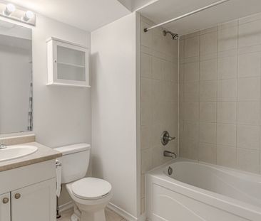 For Lease - 15 Cheltenham Road Unit# 1, Barrie, Ontario - Photo 2