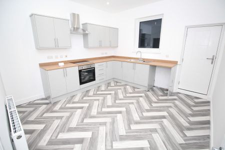 3 bedroom terraced house to rent - Photo 4