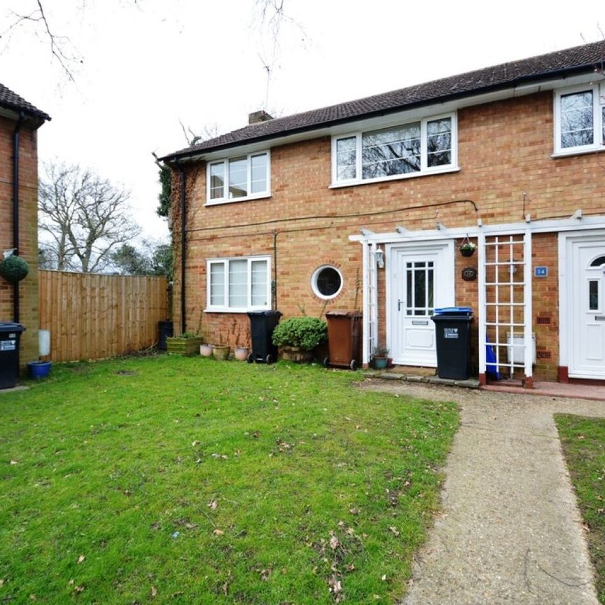 3 bedroom House - AUTUMN GROVE, WELWYN GARDEN CITY - Photo 1