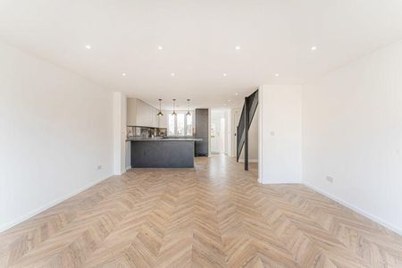 White Hart Lane, London - Photo 2