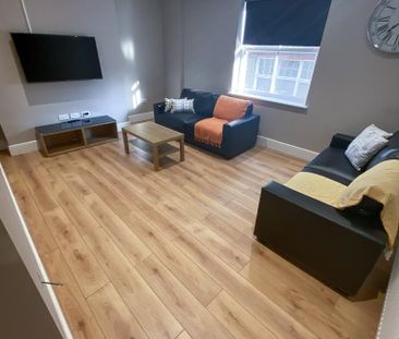 7 bedroom flat to rent - Photo 1