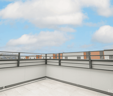 Brand New Townhome in Prime Wollert Location - Photo 3