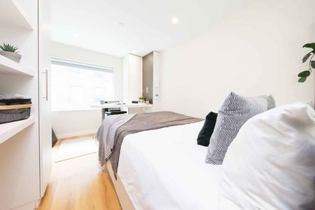 Extra Large Standard Double Ensuite - Photo 4