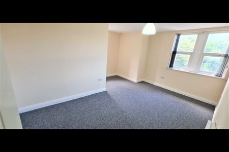 1 Bed Flat, Monk Bridge Road, LS6 - Photo 2