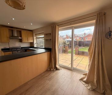 3 bedroom semi-detached house to rent - Photo 6