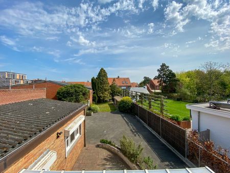 Hoekwoning met 3 slaapkamers en zonnige tuin. - Foto 2