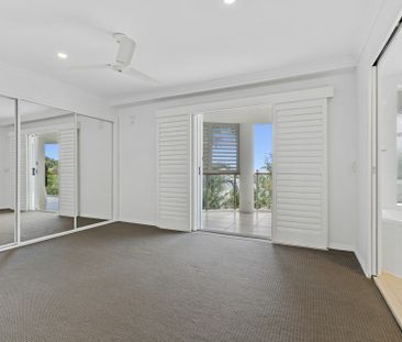 Modern Beachside Living in Prime Coolangatta Location! - Photo 4