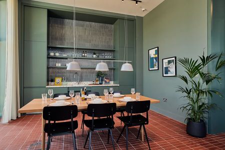 2 bedroom apartment - Photo 2