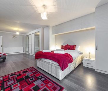 4 bedroom terraced house to rent - Photo 1