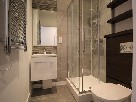 Apt 3, Park Square Residence - Photo 2