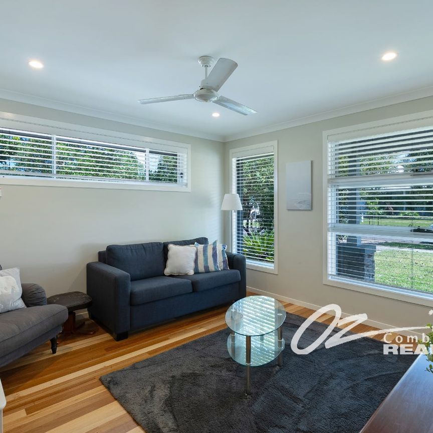 Spacious 4-Bedroom Fully Furnished Home - Photo 1