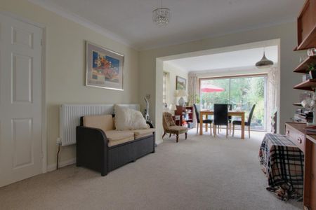 4 bedroom detached house to rent - Photo 5