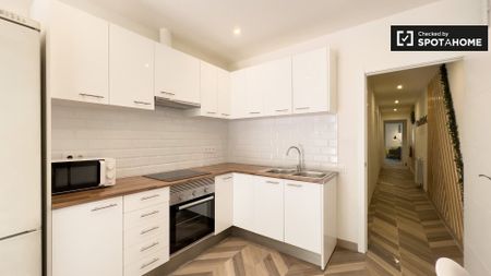 barcelona, Catalonia 08010 - Photo 5