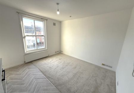 Worcester Street, Stourbridge, West Midlands - Photo 3