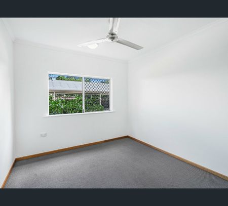2/13 Springfield Crescent, Manoora, Qld 4870 - Photo 2