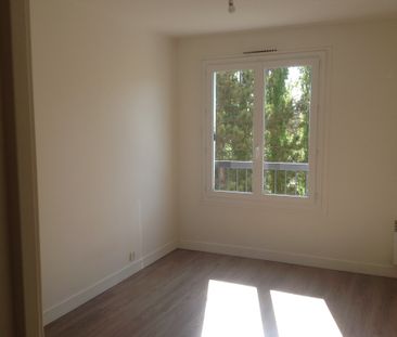 Location Appartement 5 pièces 102m² ST BRICE COURCELLES 51370 - Photo 5