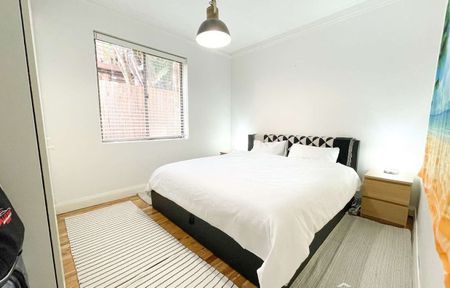 Furnished Two Bedroom Beachside Apartment in the Heart of Bondi! - Photo 3