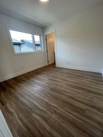 2 Bed Townhome + 2 Car Garage (Townhome #10) - Photo 2