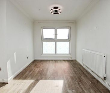 3 bedroom flat to rent - Photo 2
