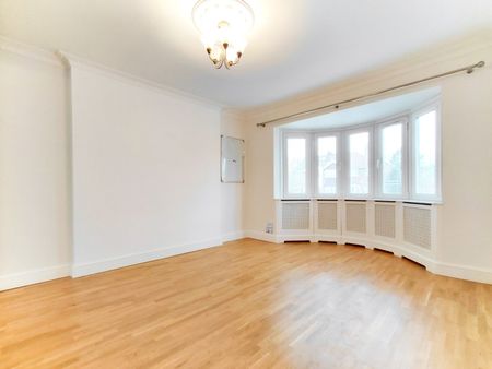 Bowes Road, London W3 - Photo 2