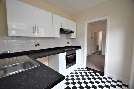 2 bedroom terraced house to rent - Photo 4