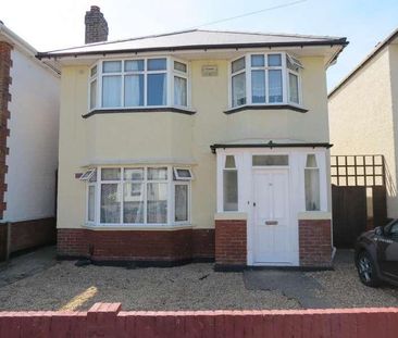 Bedroom Detached House In Bournemouth, BH1 - Photo 3