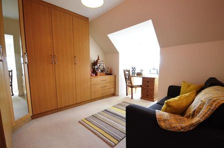 2 bedroom apartment - Photo 2