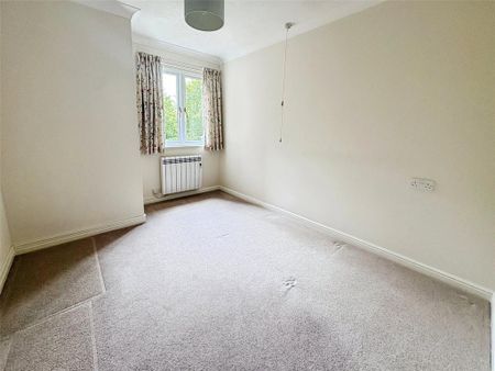 2 bedroom retirement property to rent - Photo 4