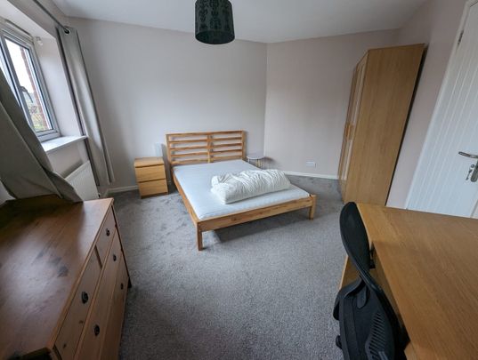 Room in a Shared House, Old York Street, M15 - Photo 1