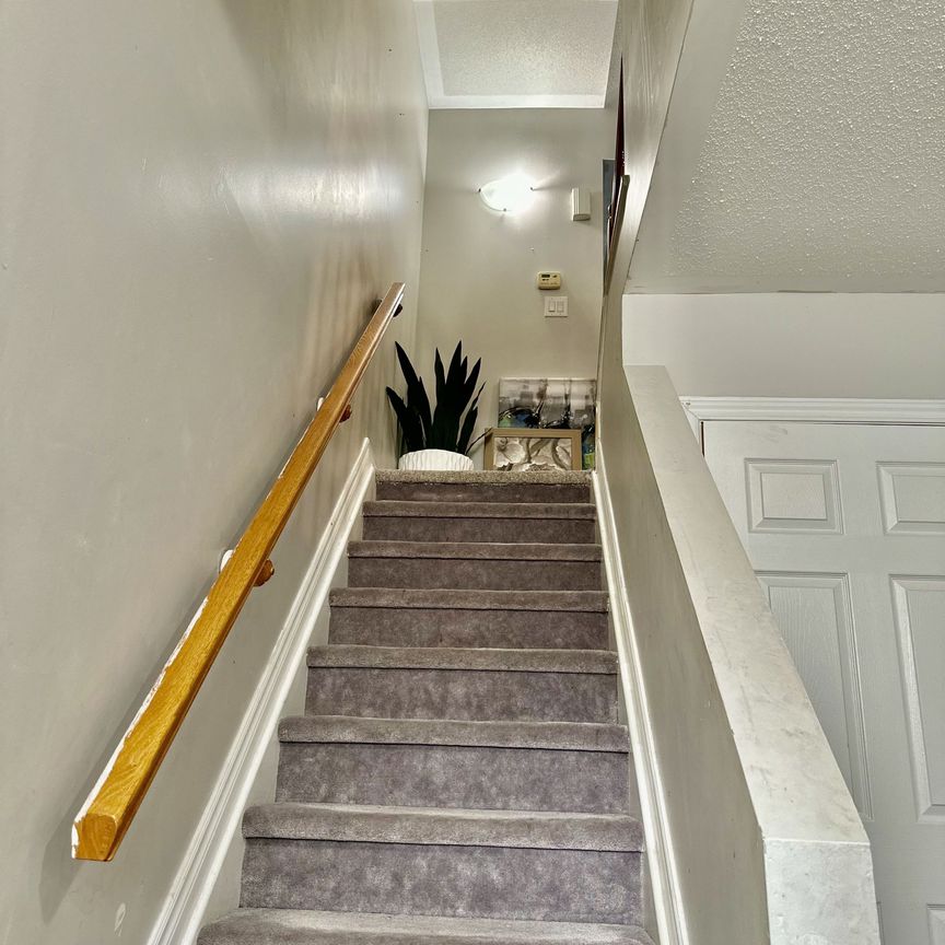 For Lease - 255 Catamount Court, Kanata, Ontario - Photo 1