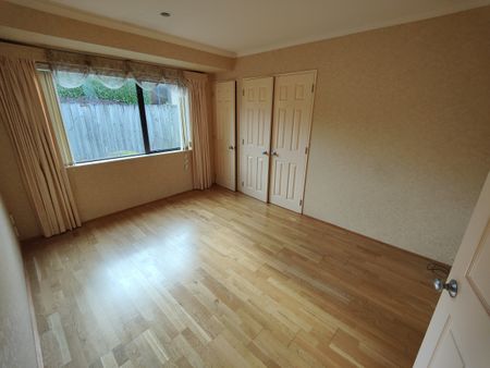 Four bedroom family home in sought after location - Photo 5