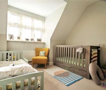 Chapel Way, Epsom, Surrey, KT18 - Photo 4