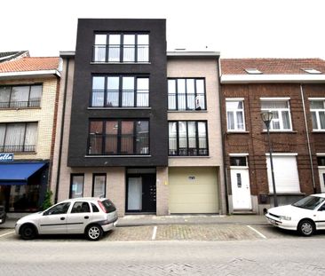Ruim appartement van 120 m² met 2 à 3 slaapkamers nabij het centrum... - Photo 3