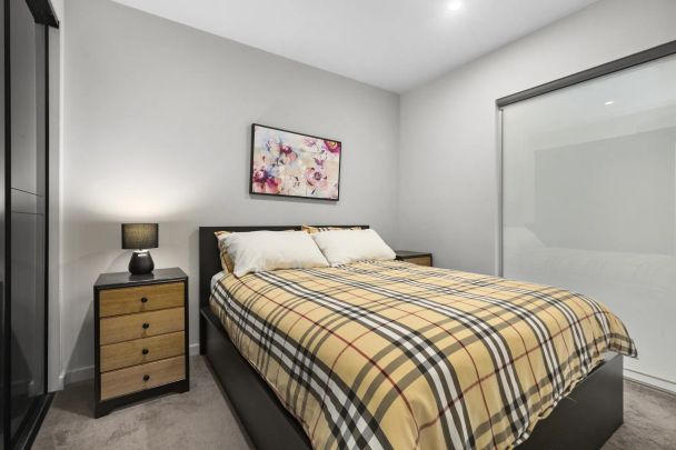 Stylish Furnished Apartment in the Heart of South Yarra - Photo 1