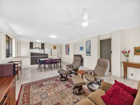 Comfortable and Convenient 4-Bedroom Family Home - Photo 4