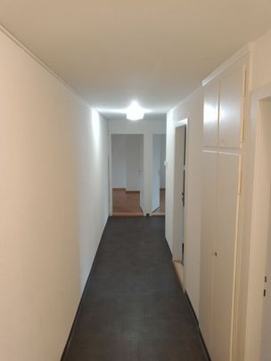 Grosszügige Wohnung mit Balkon und tollem Bad! - Photo 1