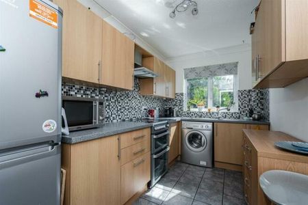 Castleview Gardens, High Wycombe - Photo 5