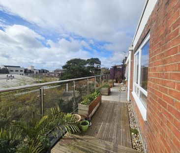 2 bedroom penthouse to rent - Photo 5